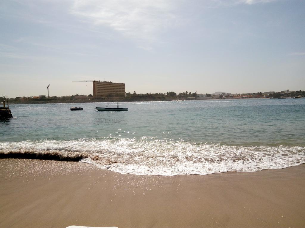 Chez Momar, Surf Trip Apartment ดาการ์ ภายนอก รูปภาพ
